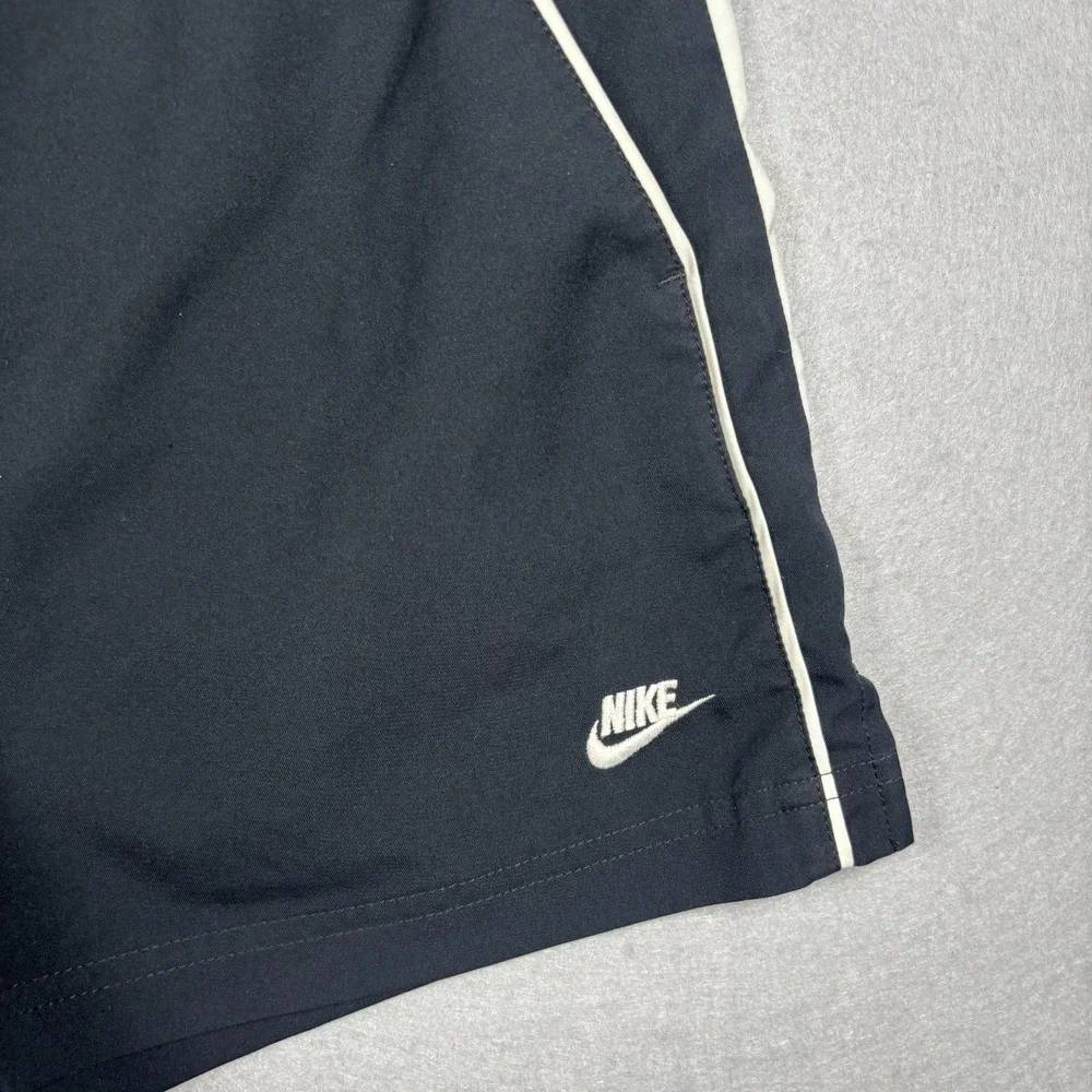 Nike Sportswear Womens Athletic Shorts Size Small Black White Striped 4.5